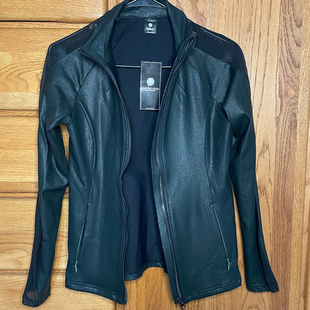 NWT Electric Yoga Coverup jacket